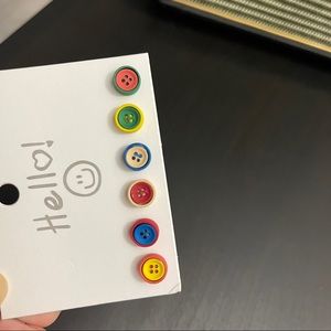 Button style earring set